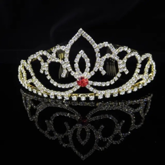 🌺🌺Beautiful Golden Crown Perfect For Your Costume - Picture 2 of 5